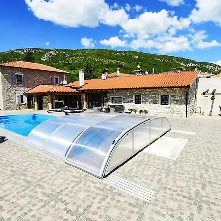 Tina Hotel Gradinje