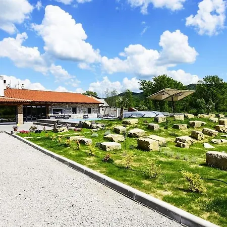 Tina 4* Gradinje